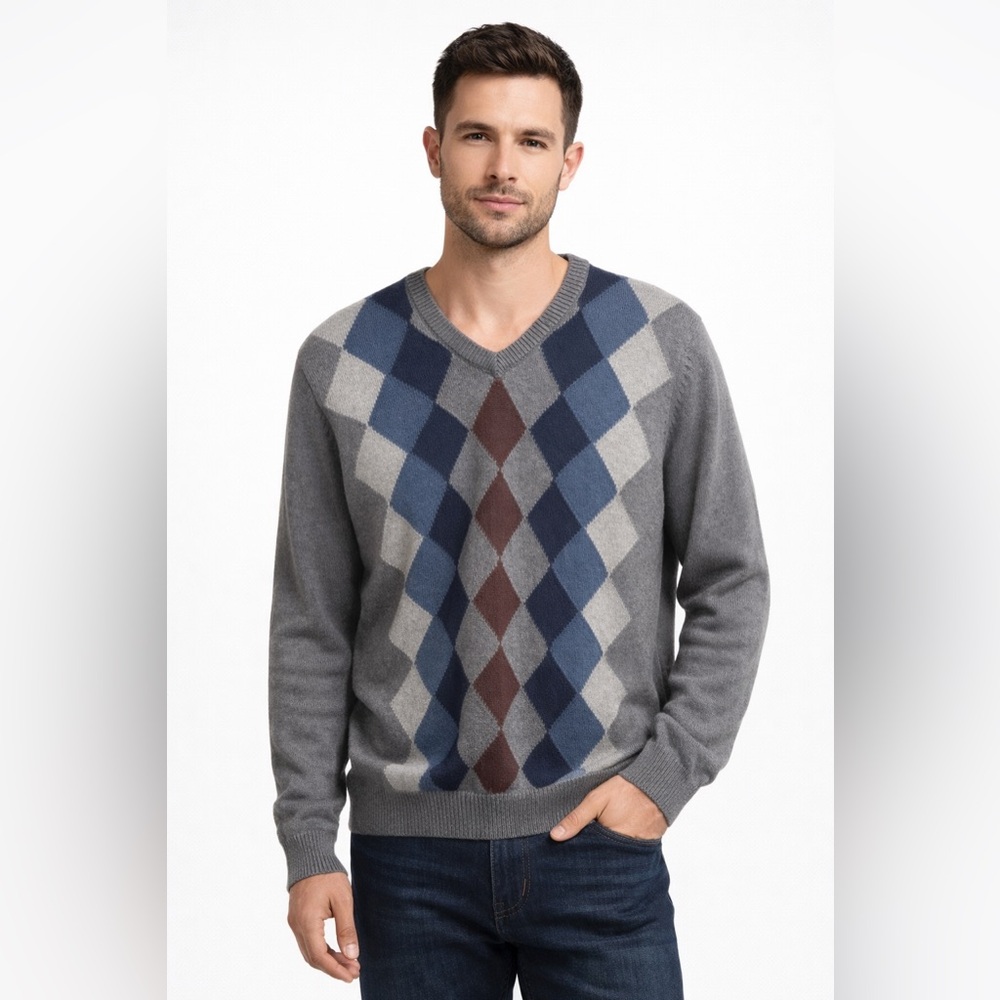Van Heusen Men's Blue and Gray Argyle V-Neck Sweater, Large